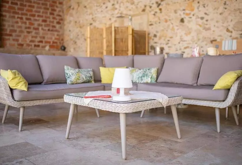 Aamiaismajoitus (B&B) L écrin De L Orb