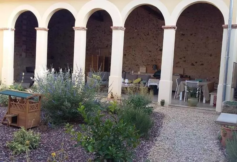 Aamiaismajoitus (B&B) L écrin De L Orb