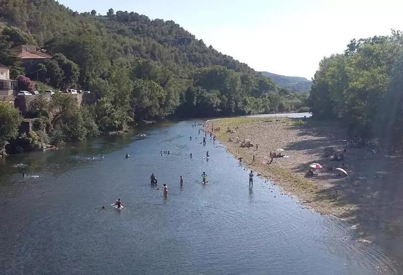 Aamiaismajoitus (B&B) L écrin De L Orb