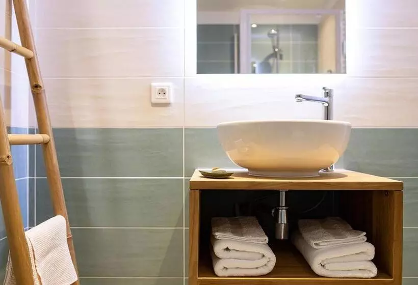 Aamiaismajoitus (B&B) L écrin De L Orb