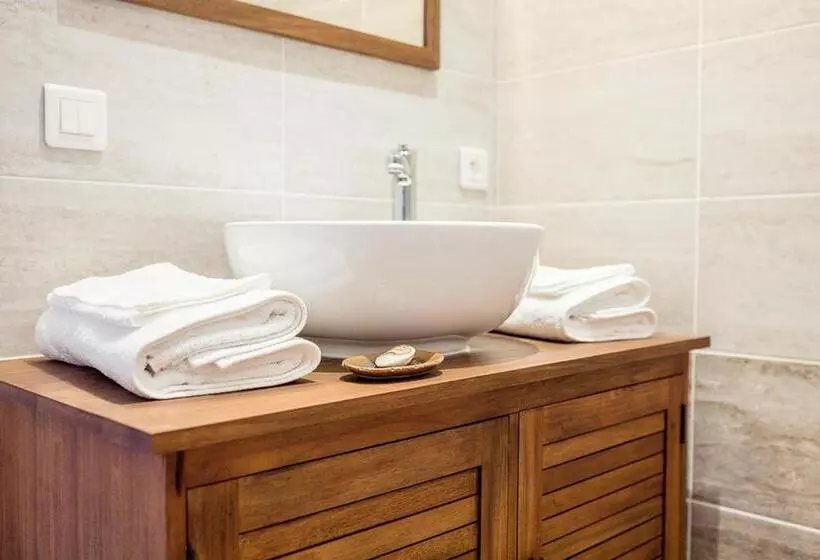 Aamiaismajoitus (B&B) L écrin De L Orb