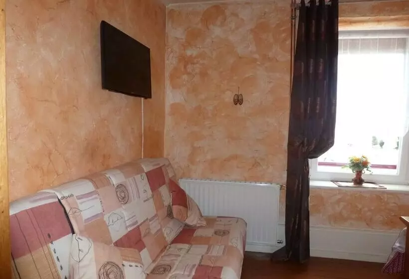 Aamiaismajoitus (B&B) Les Cigales Chambre D Hote