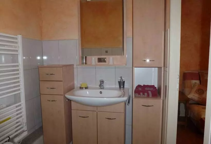 Aamiaismajoitus (B&B) Les Cigales Chambre D Hote