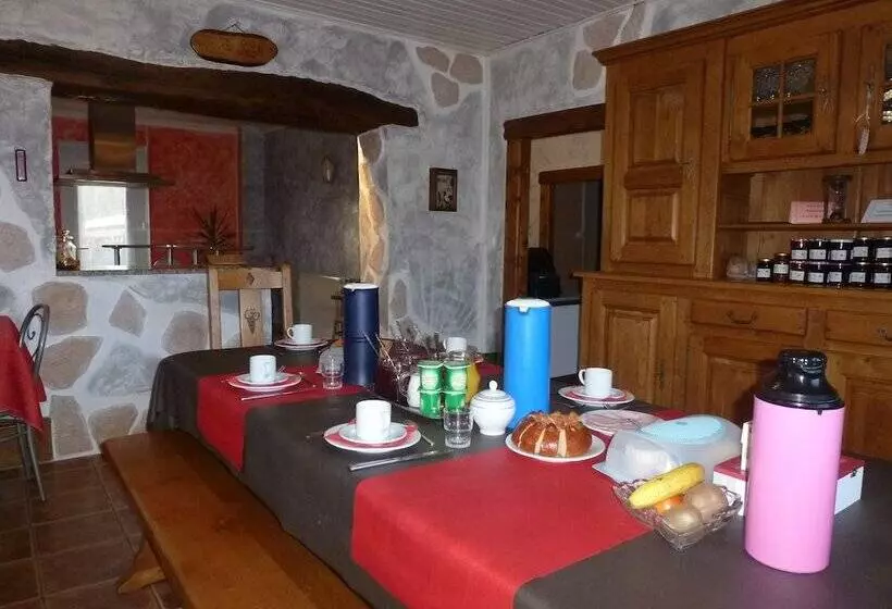 Aamiaismajoitus (B&B) Les Cigales Chambre D Hote