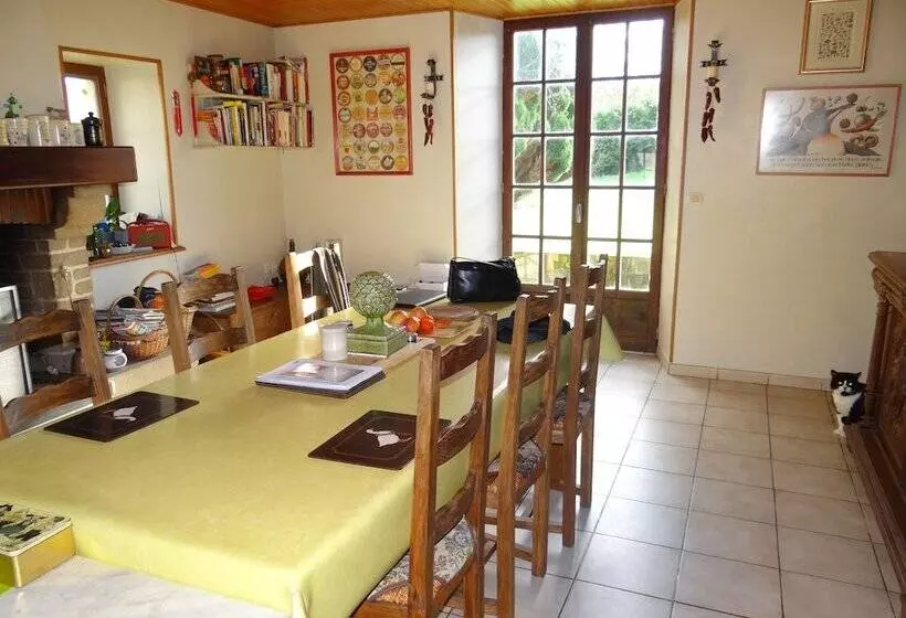 ベッドアンドブレックファースト Les Tisserands