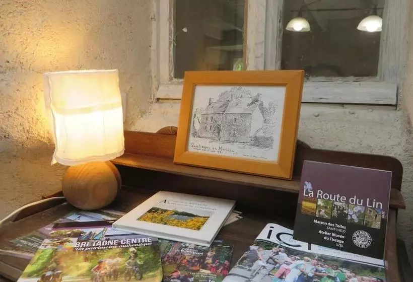 Aamiaismajoitus (B&B) Manoir De Questinguy