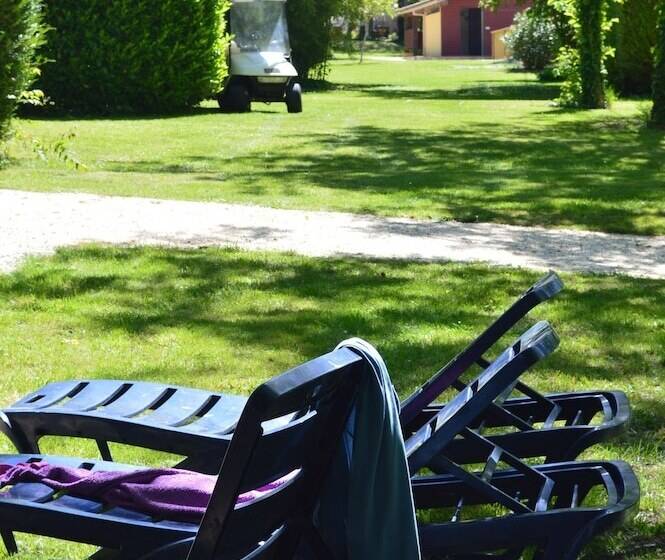 בית מלון כפרי Camping Le Petit Lion Lodges Bois