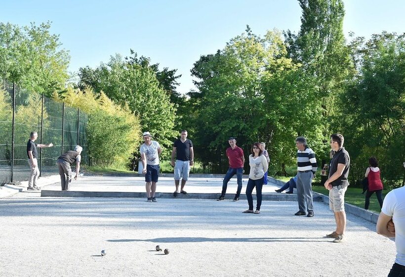 בית מלון כפרי Camping Le Petit Lion Lodges Bois