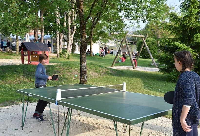 בית מלון כפרי Camping Le Petit Lion Lodges Bois