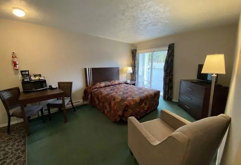 Hotelli Lake Cowichan Lodge