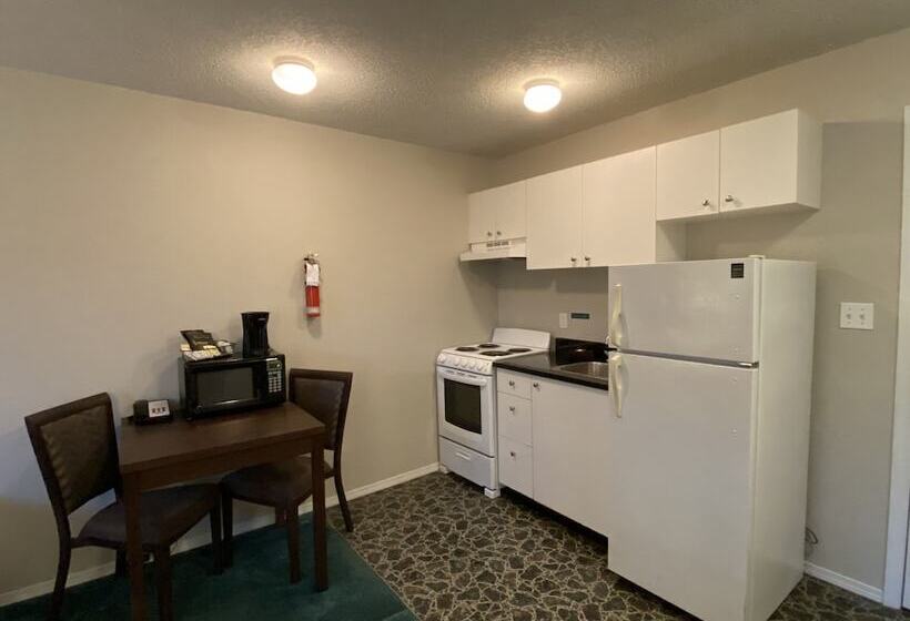 酒店 Lake Cowichan Lodge