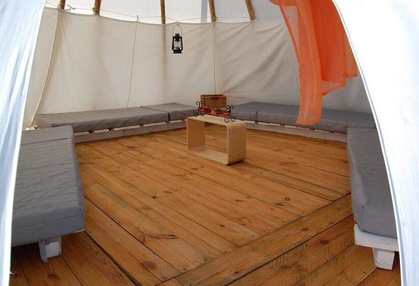 Отель Les Tipis De Bayot