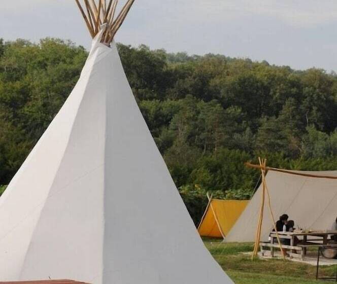 Отель Les Tipis De Bayot