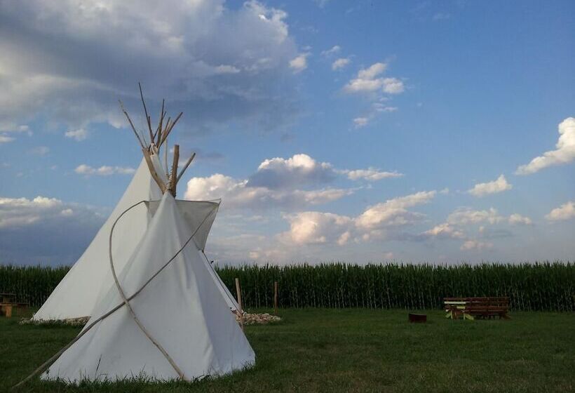 Отель Les Tipis De Bayot