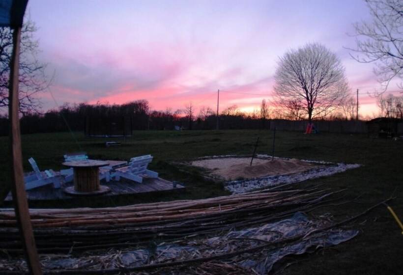 Отель Les Tipis De Bayot