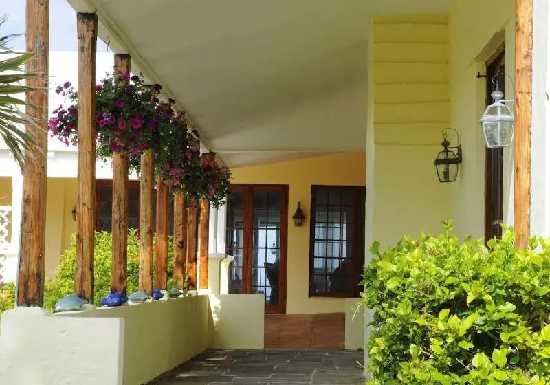 هتل Willowbank Resort