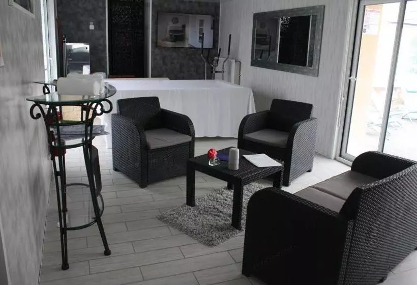 Logis Hotel Chemin Des Dames Le Relais De Fleurette