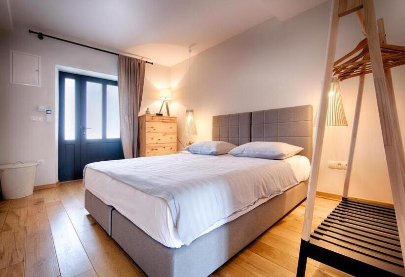 Пансион Bella Vista Suites