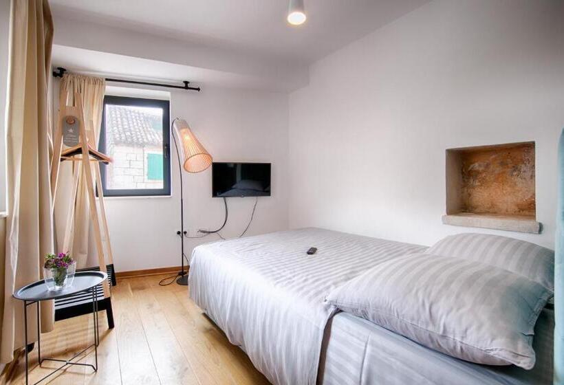 Пансион Bella Vista Suites