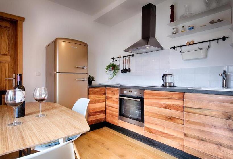 Пансион Bella Vista Suites