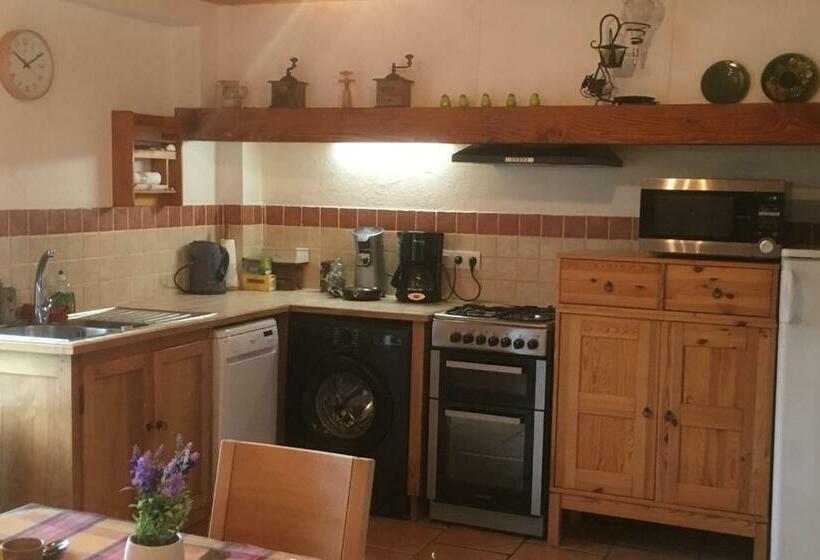 بنسيون Chambres D Hotes Dans Les Gorges De La Sioule