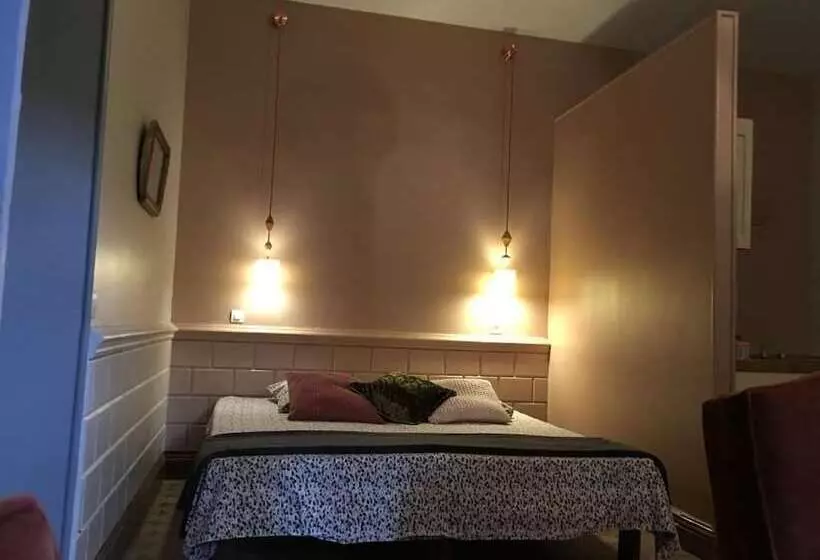 Majatalo Fontclaire En Provence