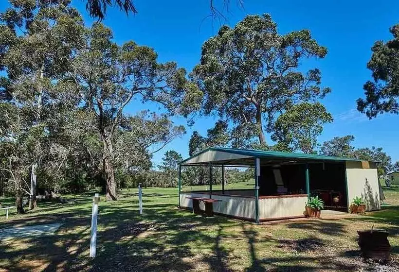 リゾートホテル Kalgan River Chalets And Caravan Park