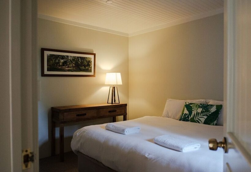 William Bay Cottages