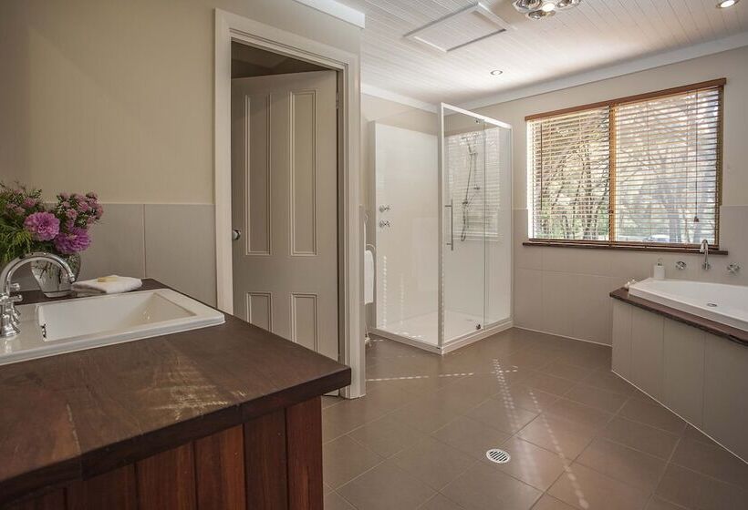 William Bay Cottages