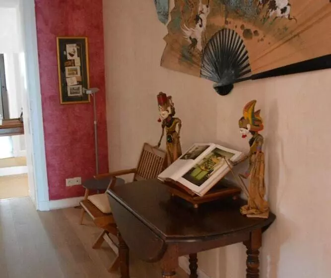 Aamiaismajoitus (B&B) Domaine Des Deux Cedres