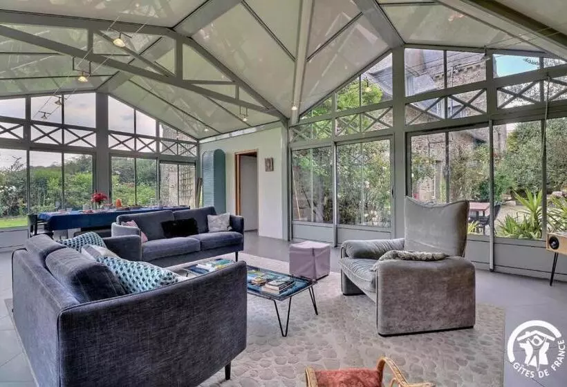 Aamiaismajoitus (B&B) Manoir De Sevin