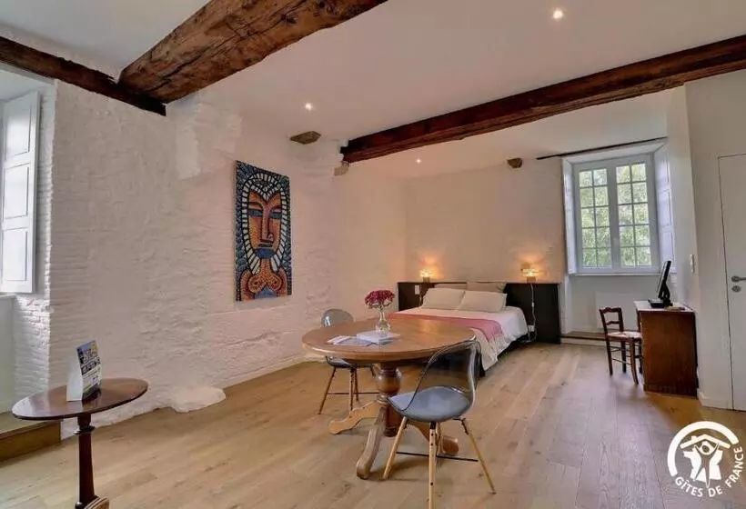 Aamiaismajoitus (B&B) Manoir De Sevin