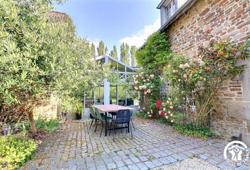 Bed and Breakfast Manoir De Sevin