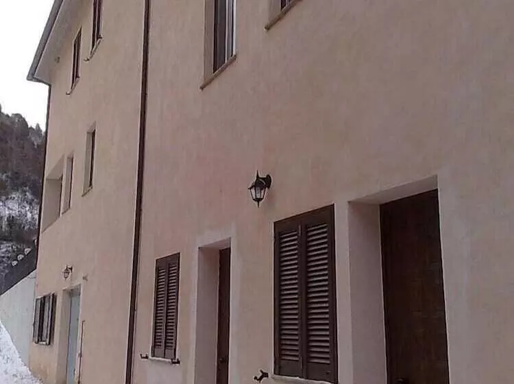 簡易ホテル Ristorante Umbria