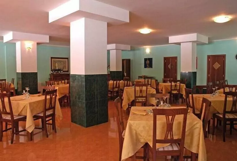 簡易ホテル Ristorante Umbria