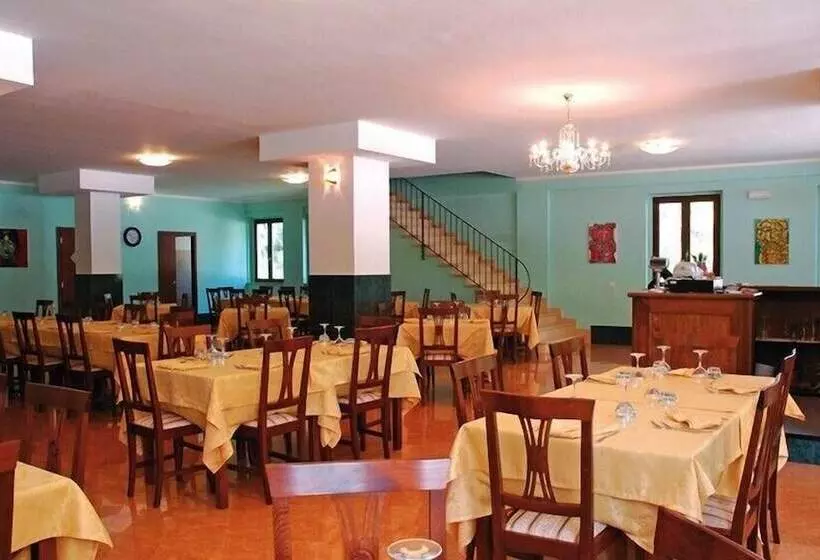 簡易ホテル Ristorante Umbria