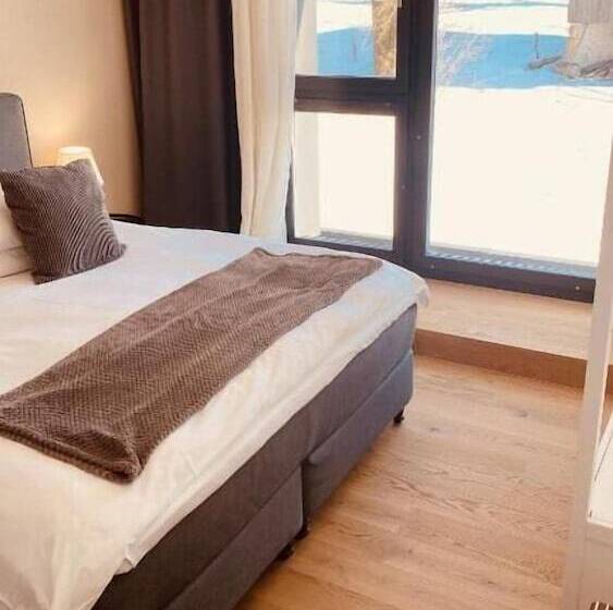 Отель De L'ours Preles