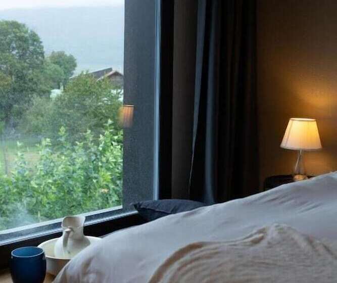 Отель De L'ours Preles