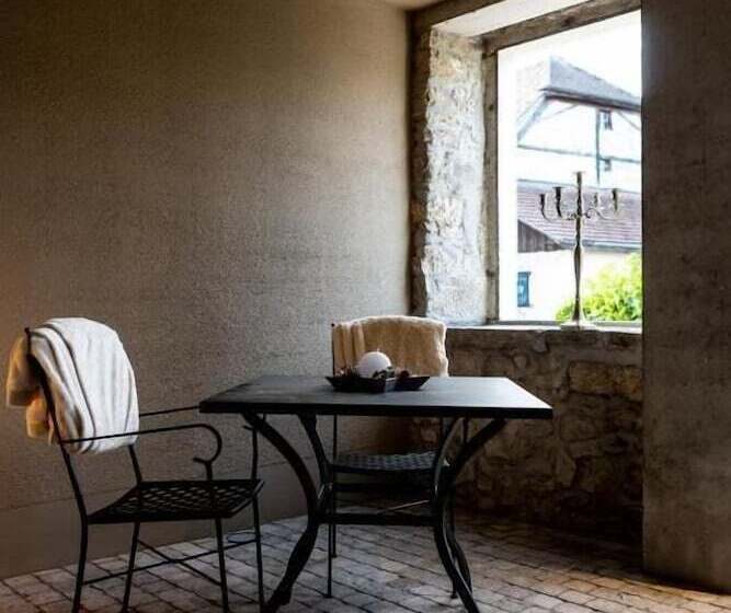 Отель De L'ours Preles