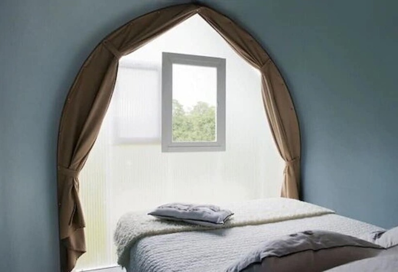 Отель Les Chapelains