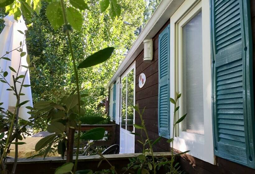 Отель Les Chapelains