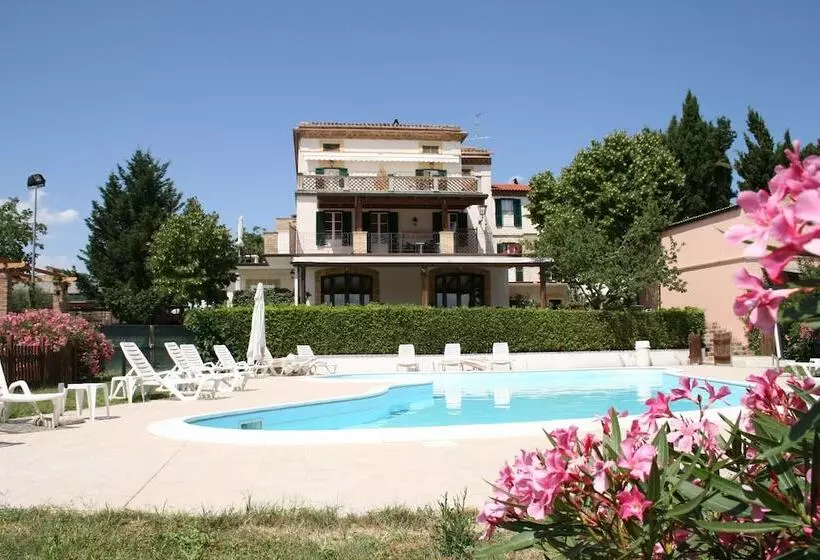 田舎風ホテル Agriturismo Villa Fiore