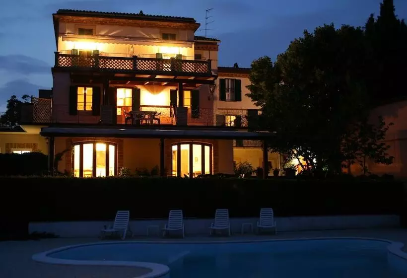 田舎風ホテル Agriturismo Villa Fiore