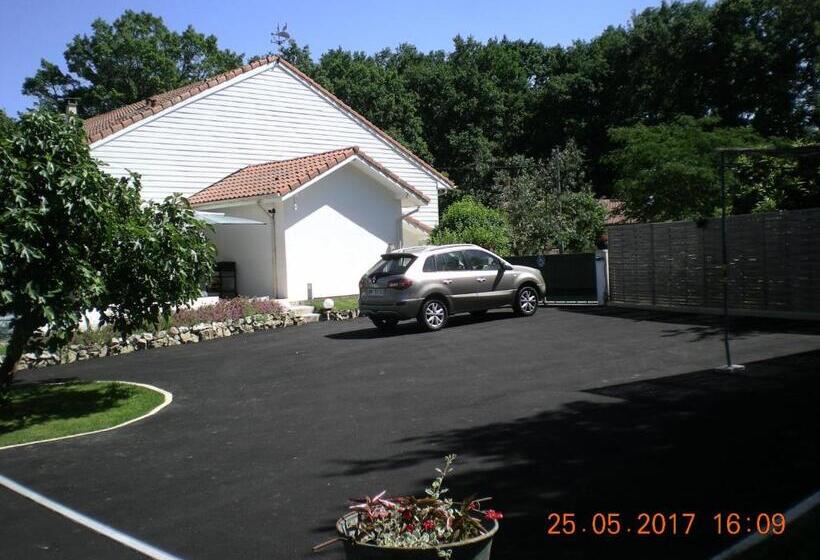 بنسيون Au Petit Pédegouaty