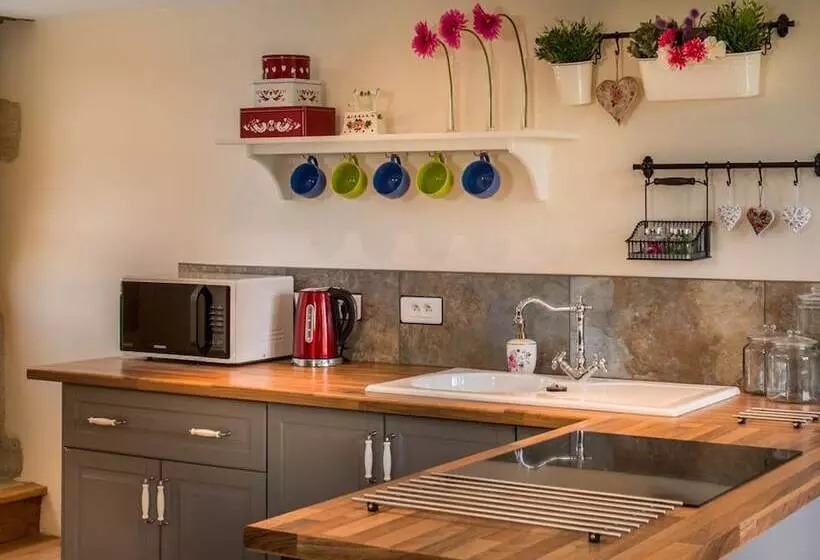 Majatalo Château Le Retail