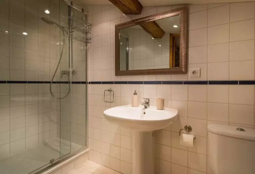 Majatalo Château Le Retail