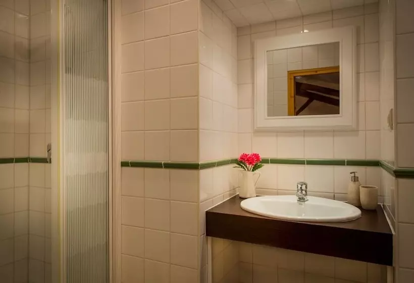 Majatalo Château Le Retail