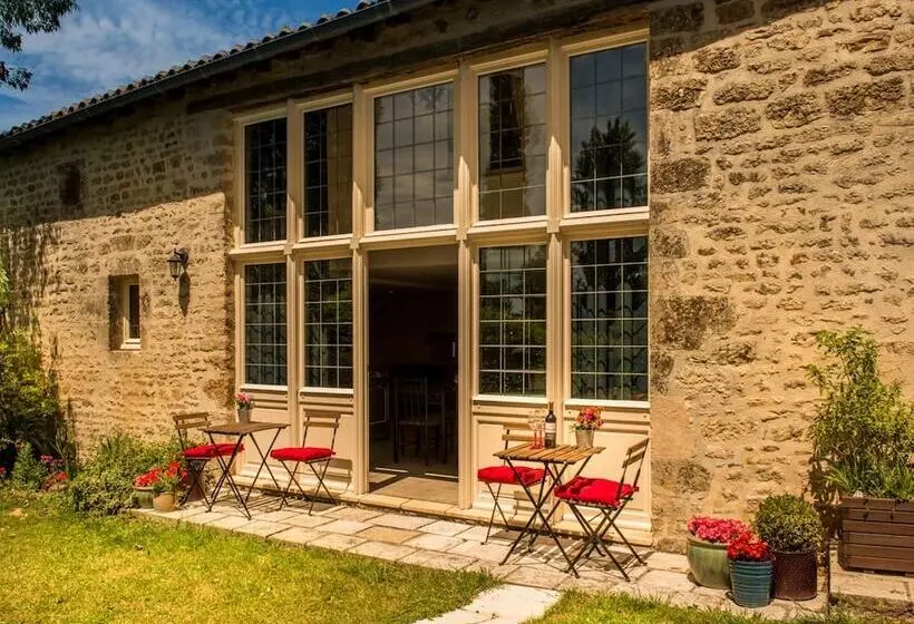 Majatalo Château Le Retail