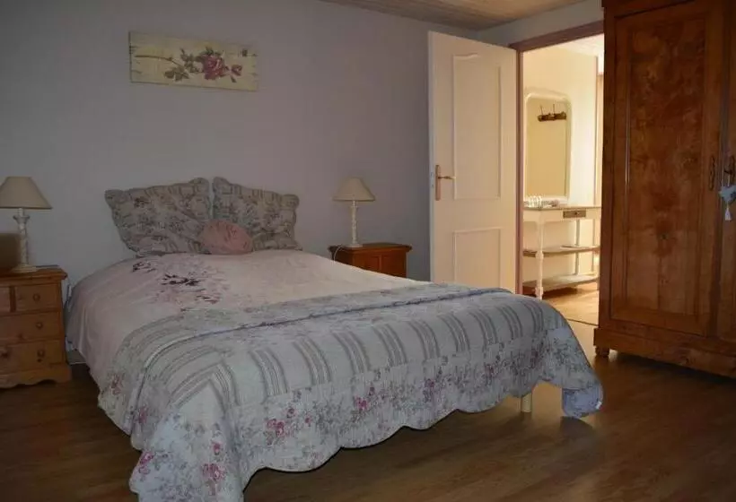 Aamiaismajoitus (B&B) Aux 4 Cornes  Chambre D Hotes