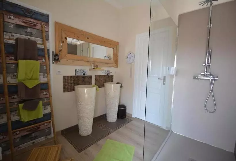 Aamiaismajoitus (B&B) Aux 4 Cornes  Chambre D Hotes